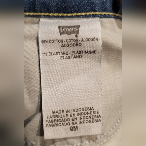 Levi 518 Superlow Flare Jeans- Size 9M - Picture 5 of 5
